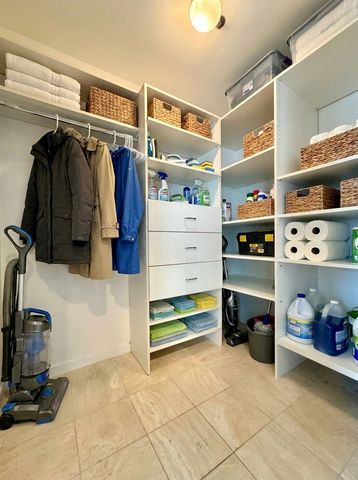 57 E Delaware Place 3102, Chicago, IL 60611