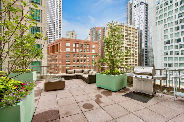 57 E Delaware Place 3102, Chicago, IL 60611