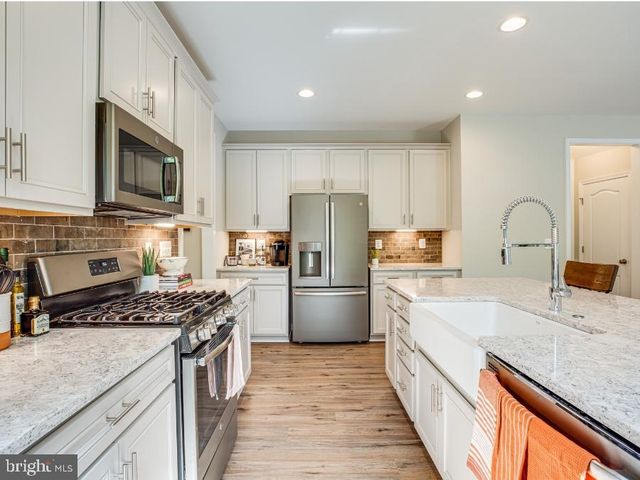 2216 MATTHEW LN, Fredericksburg, VA 22405