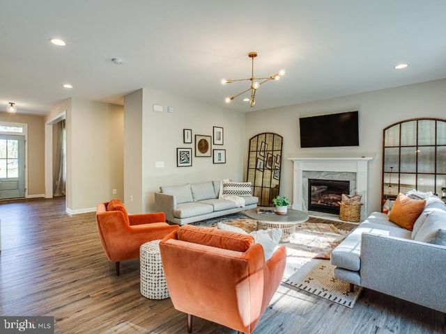 2216 MATTHEW LN, Fredericksburg, VA 22405