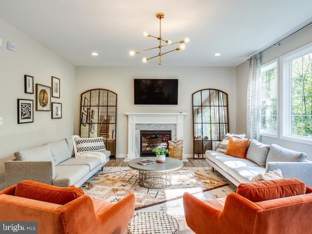 2216 MATTHEW LN, Fredericksburg, VA 22405