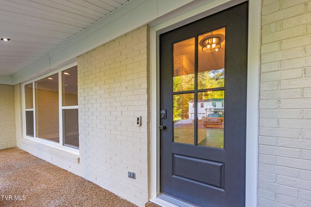3601 Hazelnut Drive, Kingsport, TN 37664