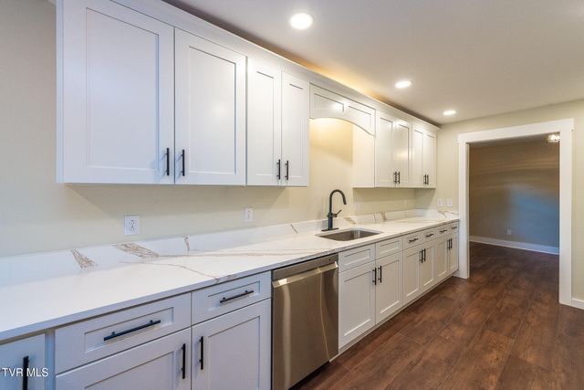 3601 Hazelnut Drive, Kingsport, TN 37664