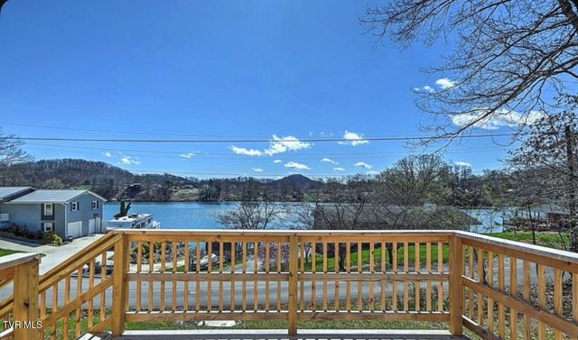 3601 Hazelnut Drive, Kingsport, TN 37664