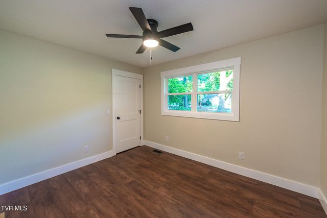 3601 Hazelnut Drive, Kingsport, TN 37664