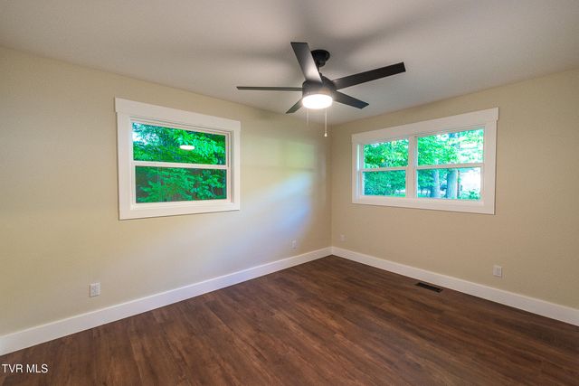 3601 Hazelnut Drive, Kingsport, TN 37664