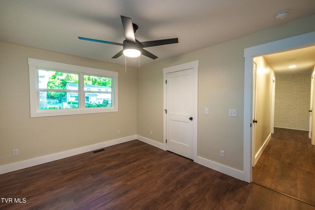 3601 Hazelnut Drive, Kingsport, TN 37664
