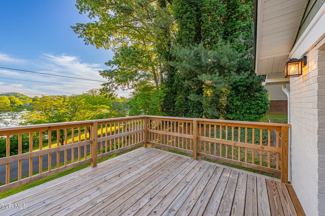 3601 Hazelnut Drive, Kingsport, TN 37664