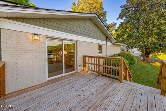 3601 Hazelnut Drive, Kingsport, TN 37664