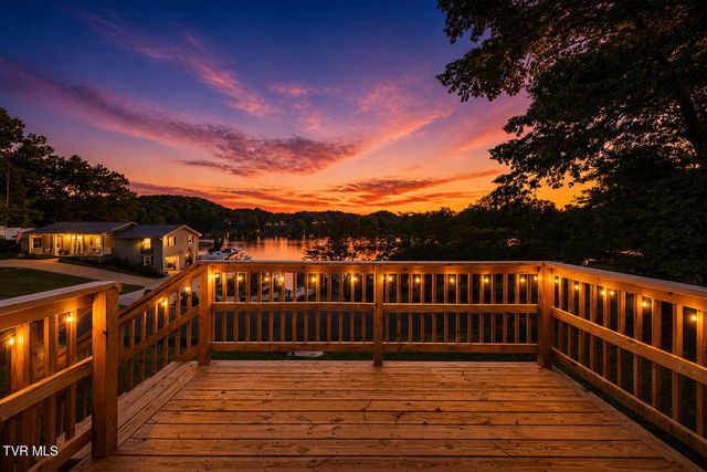3601 Hazelnut Drive, Kingsport, TN 37664