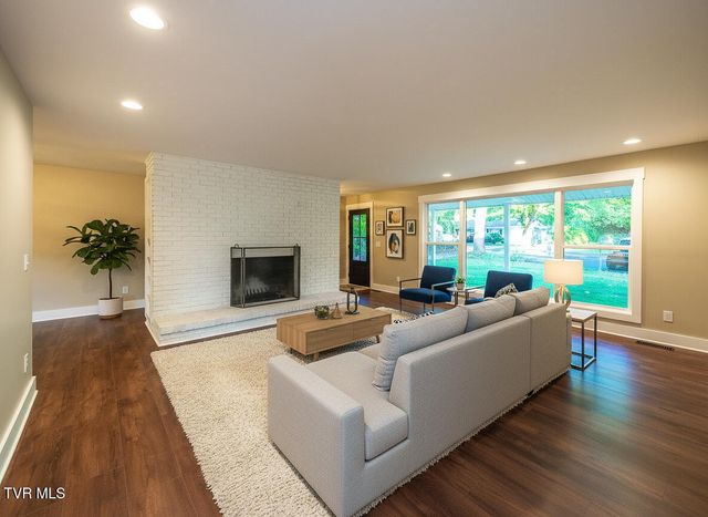 3601 Hazelnut Drive, Kingsport, TN 37664