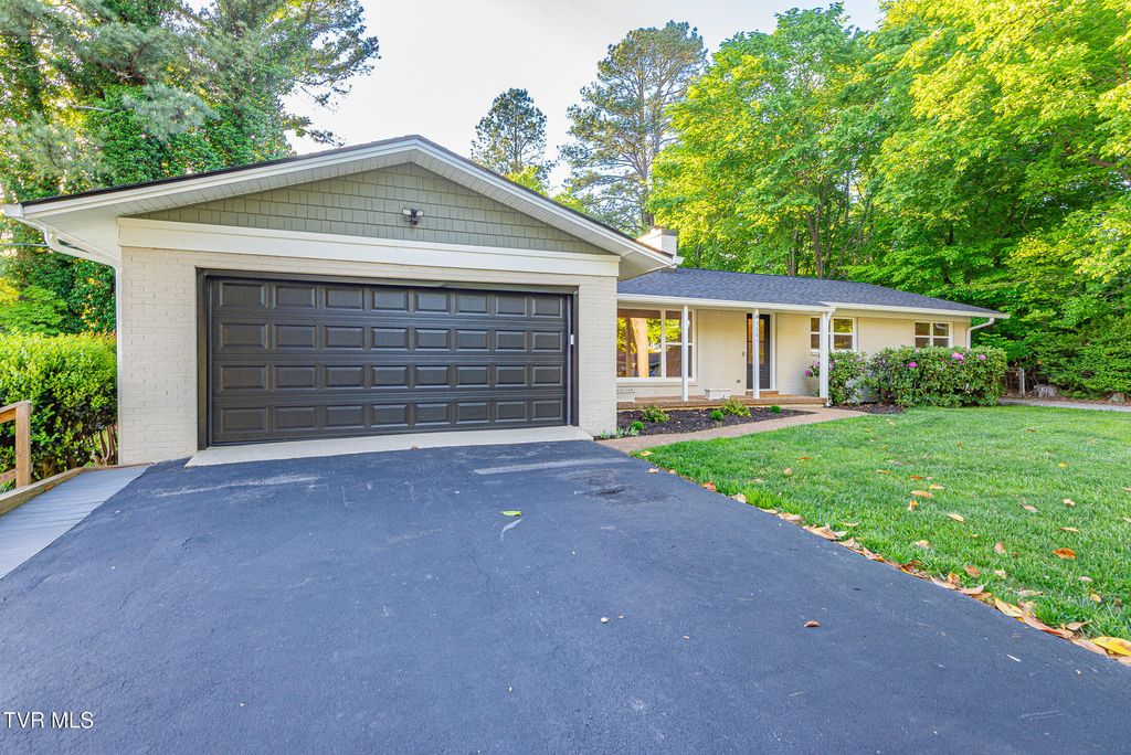 3601 Hazelnut Drive, Kingsport, TN 37664