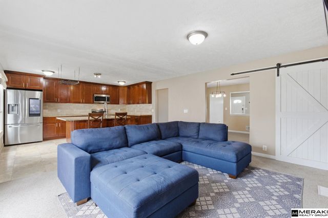 8222 Gold Street, Omaha, NE 68124