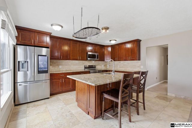 8222 Gold Street, Omaha, NE 68124