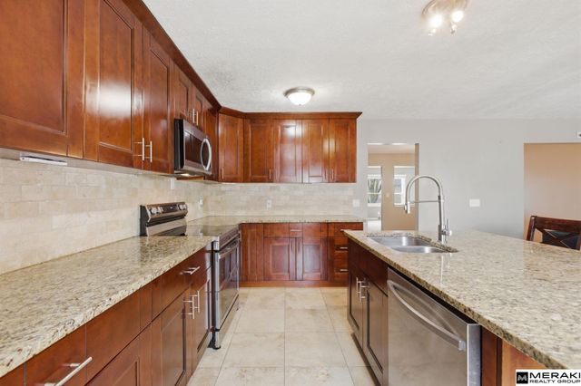 8222 Gold Street, Omaha, NE 68124