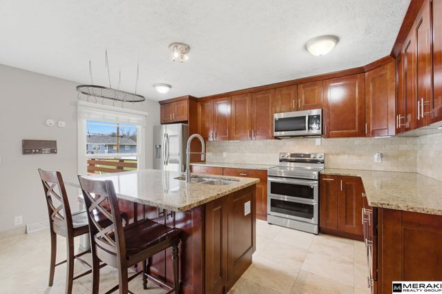 8222 Gold Street, Omaha, NE 68124