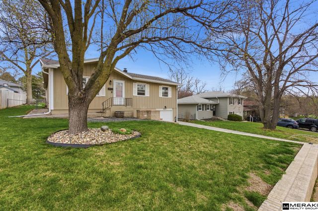 8222 Gold Street, Omaha, NE 68124