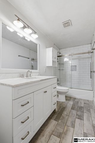 8222 Gold Street, Omaha, NE 68124