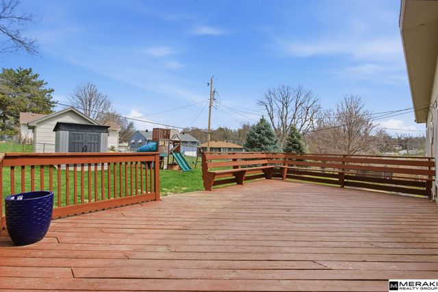 8222 Gold Street, Omaha, NE 68124