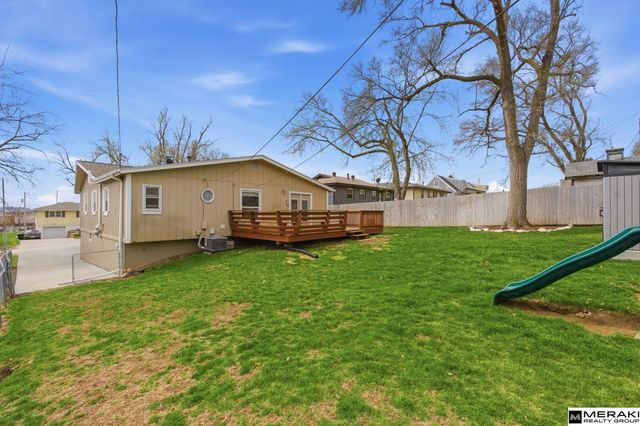 8222 Gold Street, Omaha, NE 68124