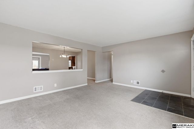 8222 Gold Street, Omaha, NE 68124