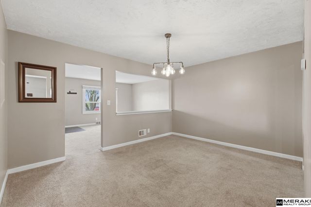 8222 Gold Street, Omaha, NE 68124