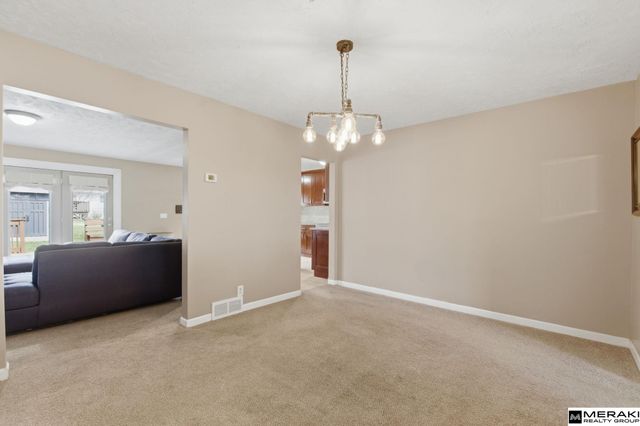 8222 Gold Street, Omaha, NE 68124