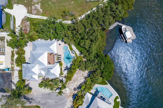 220 N HARBOR DRIVE, Holmes Beach, FL 34217