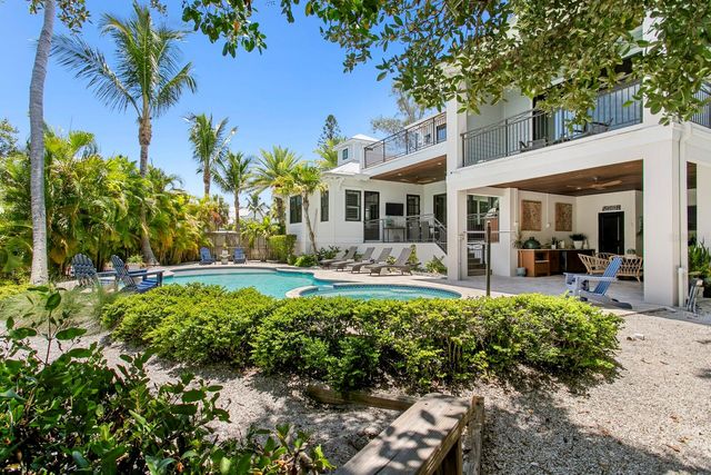 220 N HARBOR DRIVE, Holmes Beach, FL 34217
