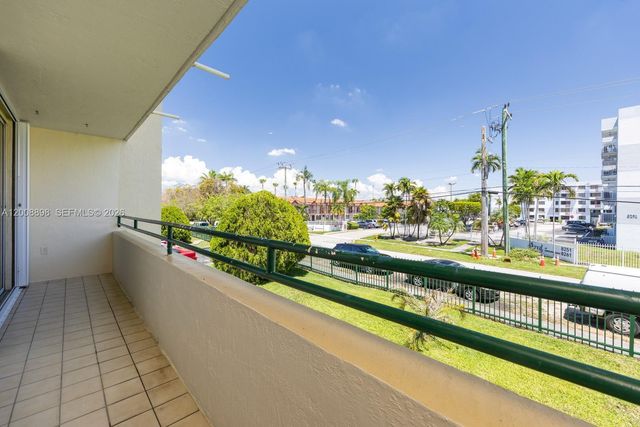 8320 NW 8th St 2-213, Miami, FL 33126