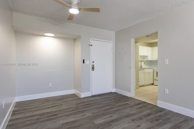 8320 NW 8th St 2-213, Miami, FL 33126