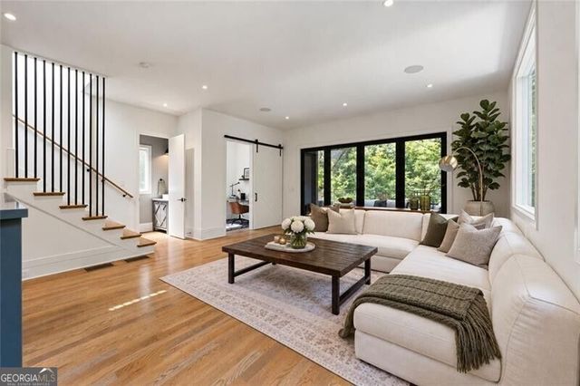 585 Mountain Way, Atlanta, GA 30342
