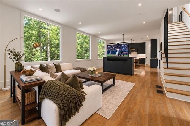 585 Mountain Way, Atlanta, GA 30342