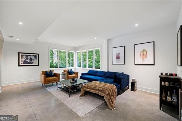 585 Mountain Way, Atlanta, GA 30342