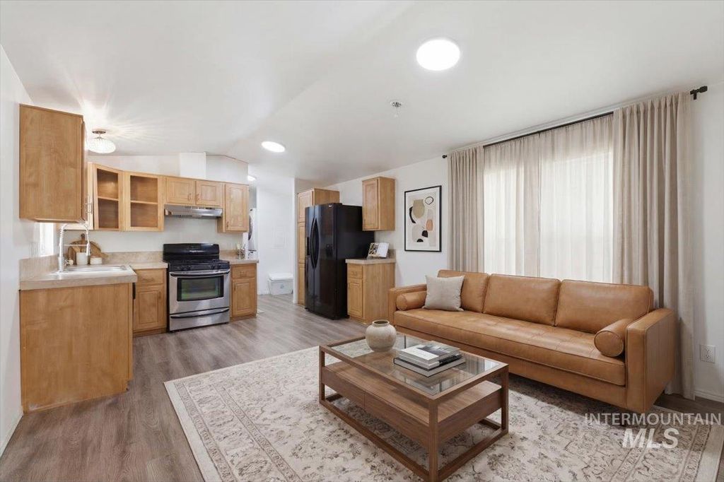 1325 N Arrow Ln, Boise, ID 83704 photo 2