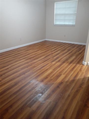 18352 NW 68th Avenue E, Hialeah, FL 33015