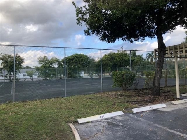18352 NW 68th Avenue E, Hialeah, FL 33015