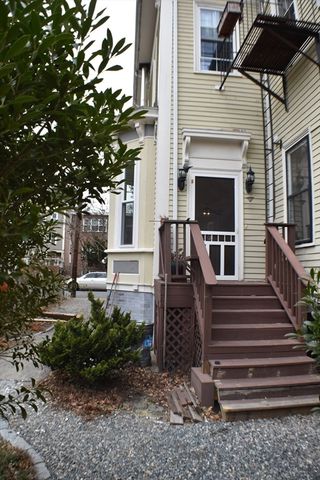 120 Pearl St 1, Cambridge, MA 02139