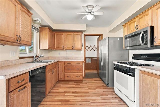 28621 Gilbert Drive, Warren, MI 48093