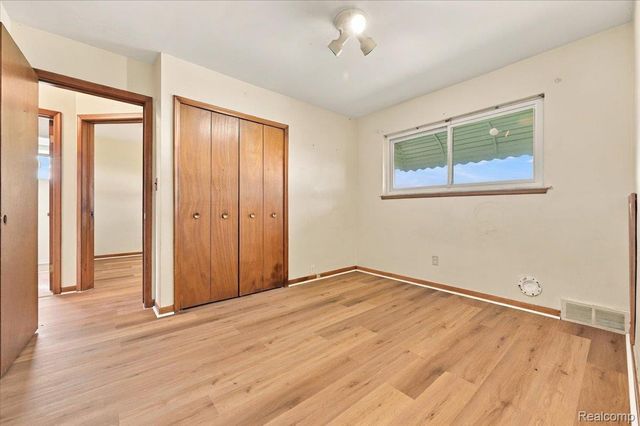28621 Gilbert Drive, Warren, MI 48093