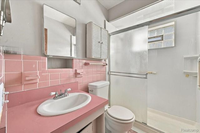 28621 Gilbert Drive, Warren, MI 48093