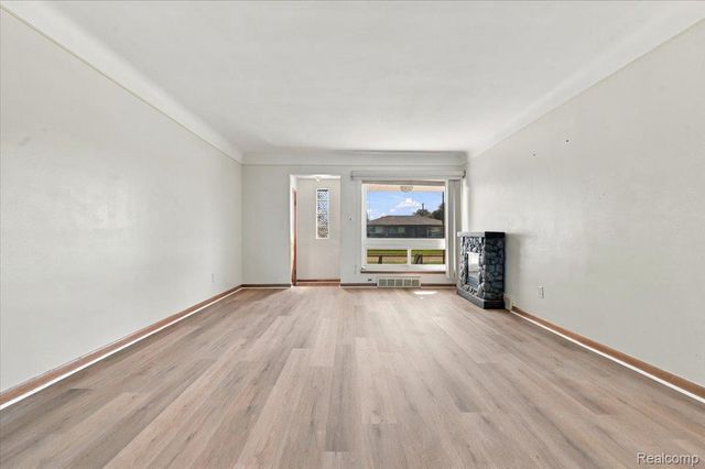 28621 Gilbert Drive, Warren, MI 48093