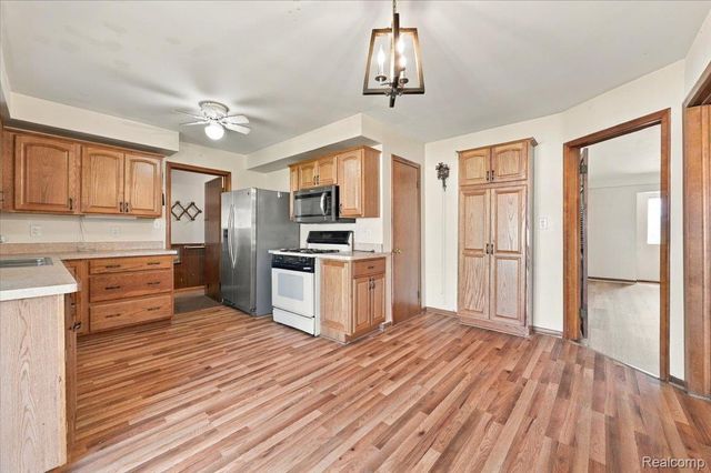 28621 Gilbert Drive, Warren, MI 48093