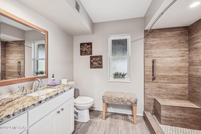 611 S Los Opalos, Green Valley, AZ 85614