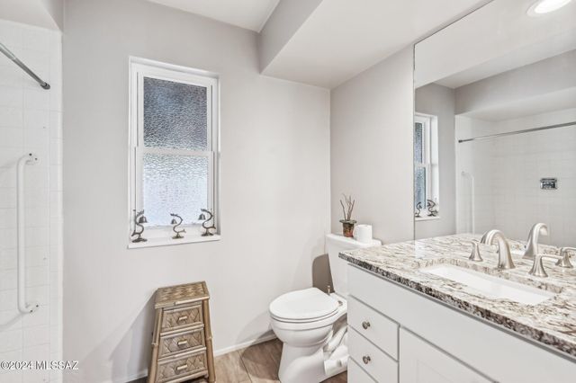 611 S Los Opalos, Green Valley, AZ 85614