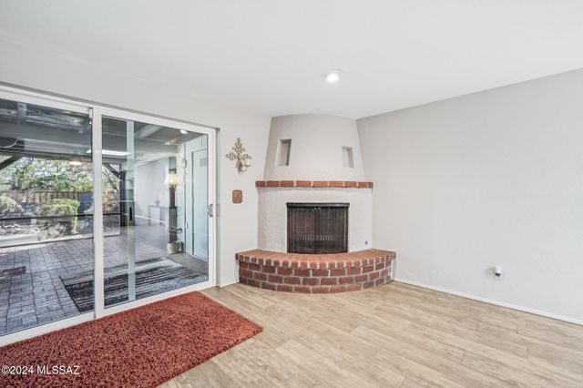 611 S Los Opalos, Green Valley, AZ 85614