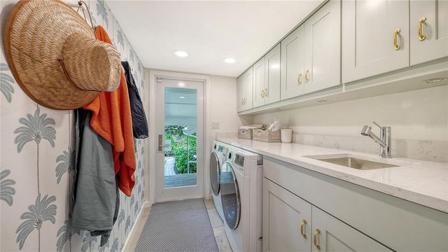 476 MEADOW LARK DRIVE, Sarasota, FL 34236