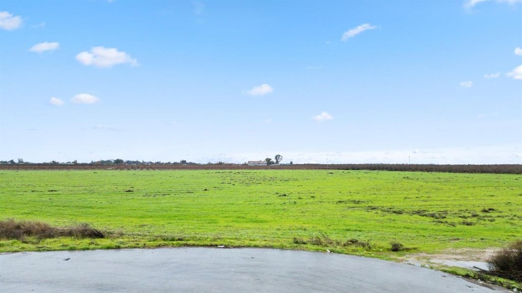 Image 10 of property listing at 0 Ave 15 Santa Fe Dr, Madera, CA 93636