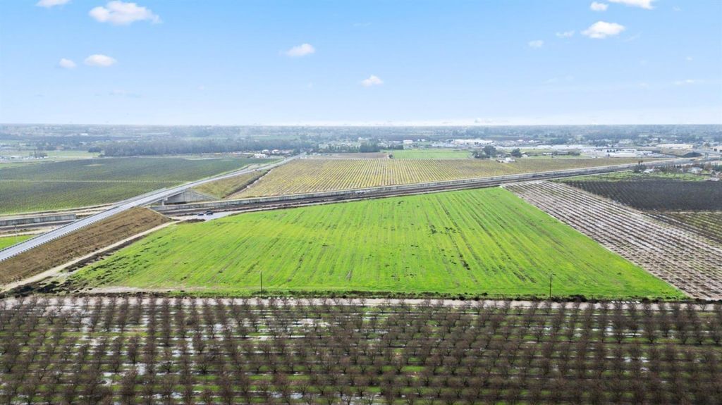 Image 8 of property listing at 0 Ave 15 Santa Fe Dr, Madera, CA 93636