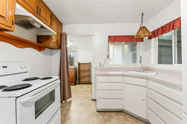 609 SE Riverside Avenue, Grants Pass, OR 97526